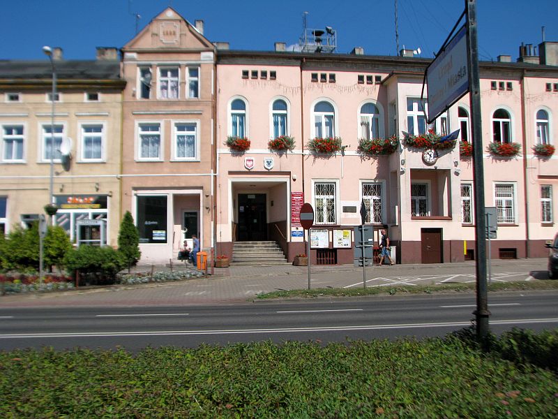 Plik:Jastrowie-urzad-miasta-gminy-1rg.jpg