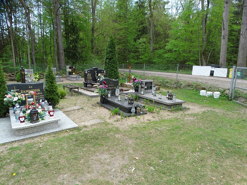 Plik:Cmentarz-plytnica4rg.jpg
