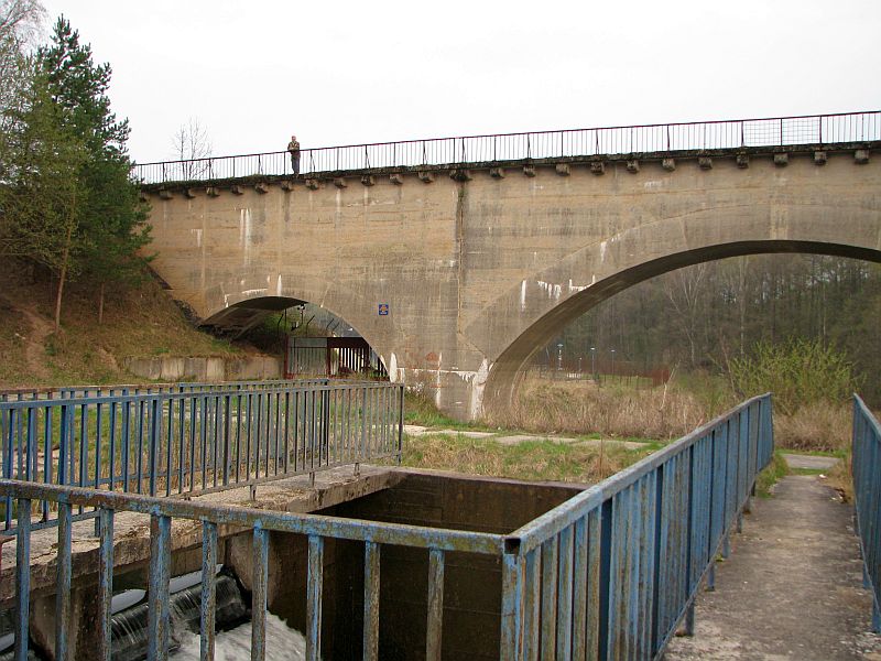 Plik:Wiadukt-zabrodzie2.jpg