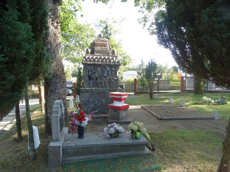 Plik:Cmentarzkomunalny-jastrowi16rg.jpg