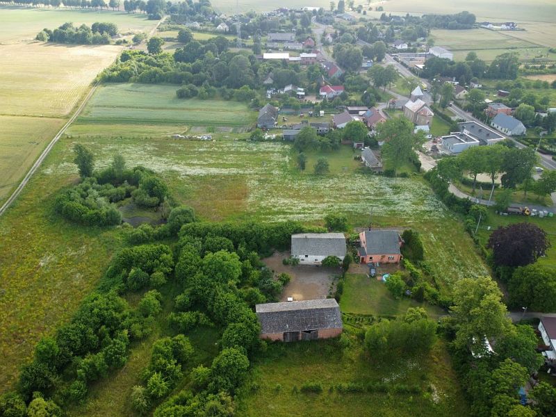 Plik:Gostomia-dron2rg.jpg
