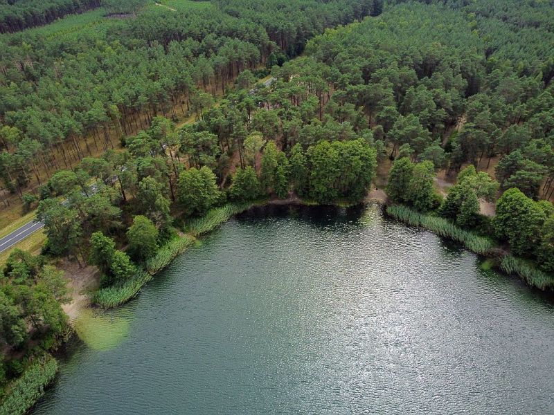 Plik:Jezioro-stobno-dron6rg.jpg