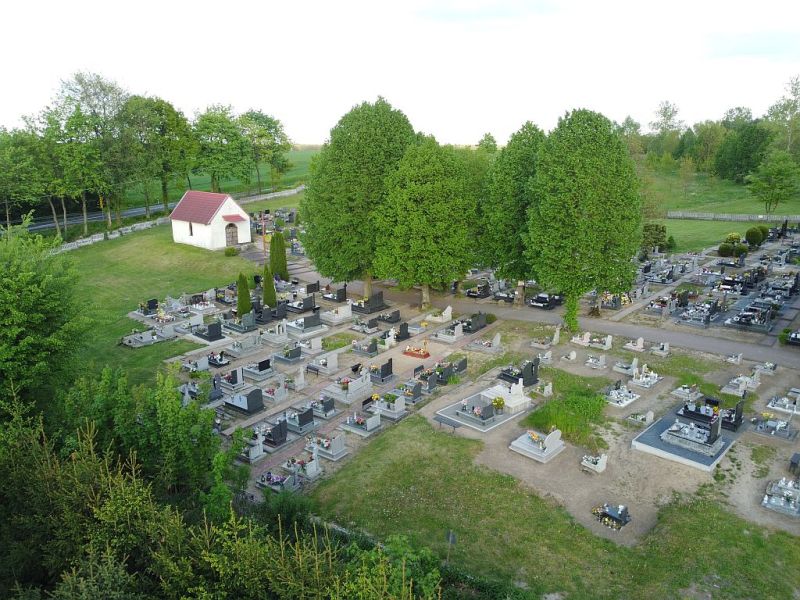 Plik:Dron-cmentarz-sl1rg.jpg