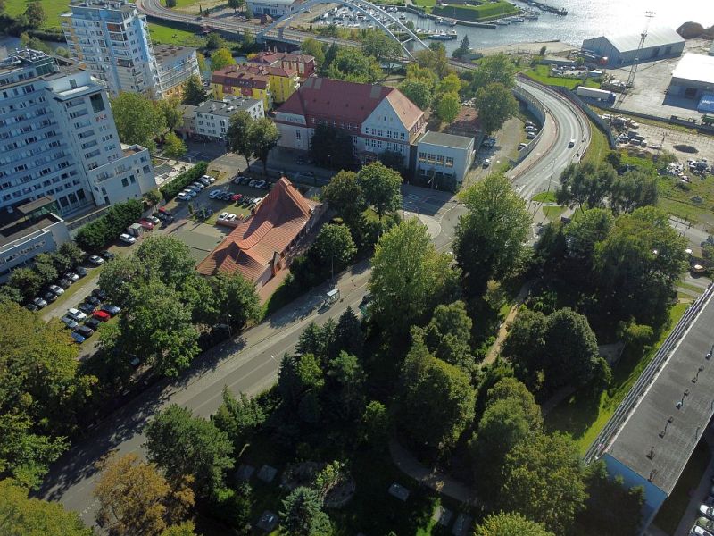 Plik:Kolobrzeg-dron11rg.jpg