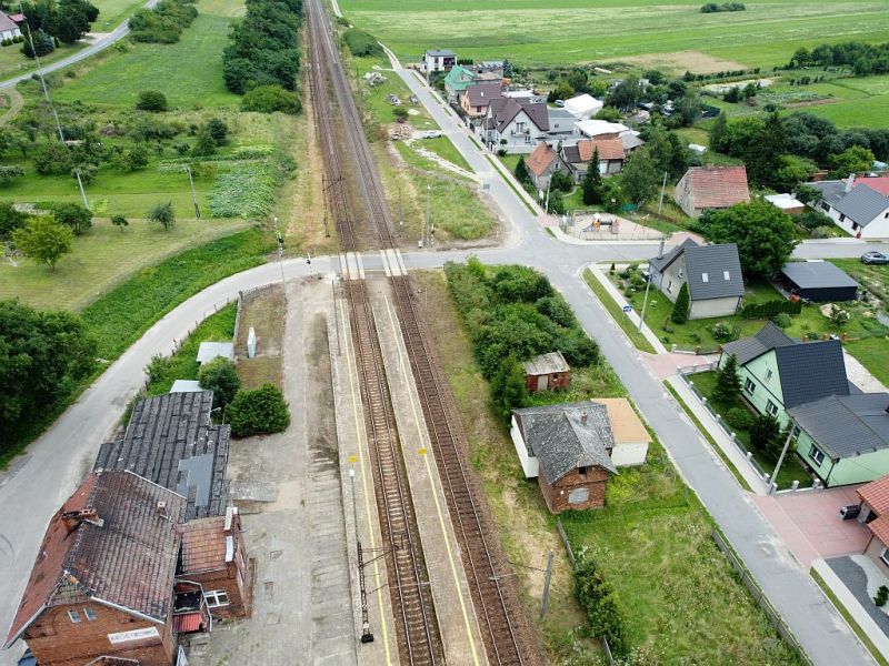 Plik:Pkpkrostkowo-dron1rg.jpg